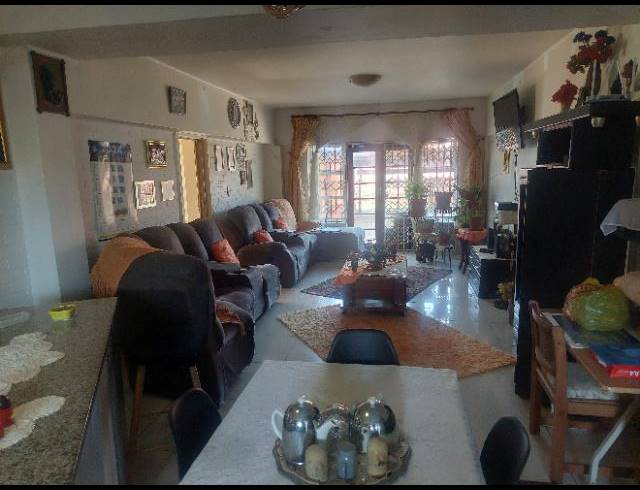 2 BEDROOM APARTMENT FOR SALE IN AMANZIMTOTI